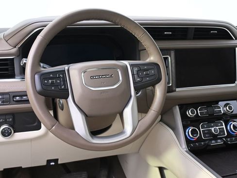 Used 2023 GMC Yukon Denali AWD/4WD image 12