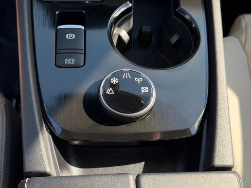 Used 2025 Nissan Rogue SL w/ Tech Package AWD/4WD image 41