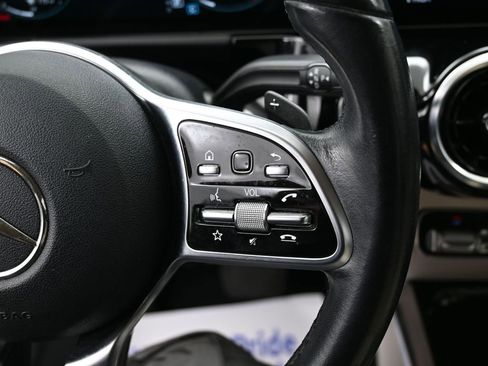 Used 2022 Mercedes-Benz GLA 250 w/ Premium Package Lite image 19