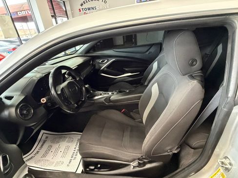 Used 2018 Chevrolet Camaro SS image 19