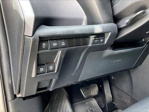 Used 2021 Toyota Sienna XSE w/ XSE Plus Package image 36