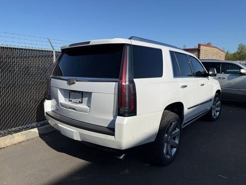 Used 2017 Cadillac Escalade Premium Luxury AWD/4WD image 3