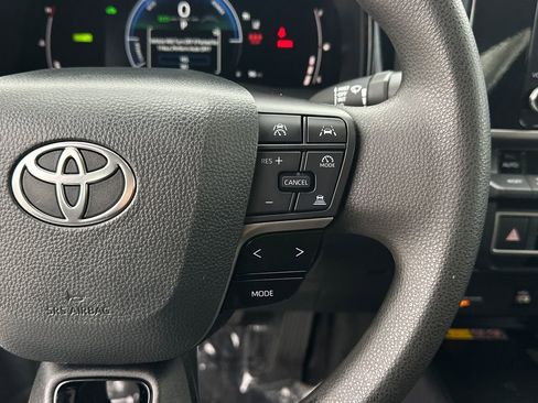 Used 2025 Toyota Camry LE image 20