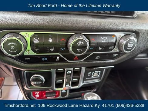 Used 2024 Jeep Wrangler Unlimited AWD/4WD image 13
