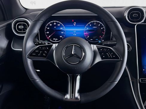 Used 2026 Mercedes-Benz GLC 300 image 19