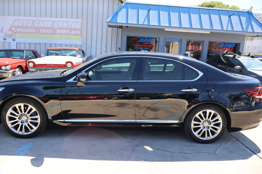 Used 2014 Lexus LS 460 w/ Comfort Package RWD image 4