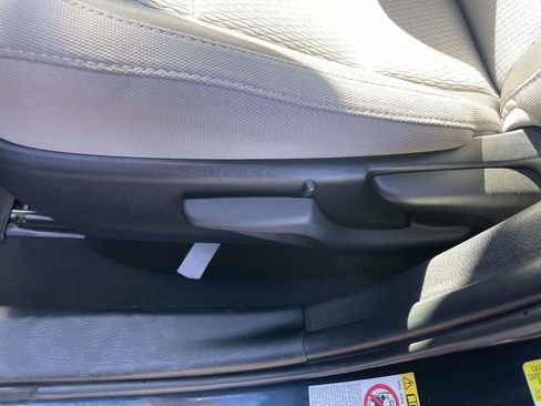 Used 2019 Toyota Corolla LE image 29