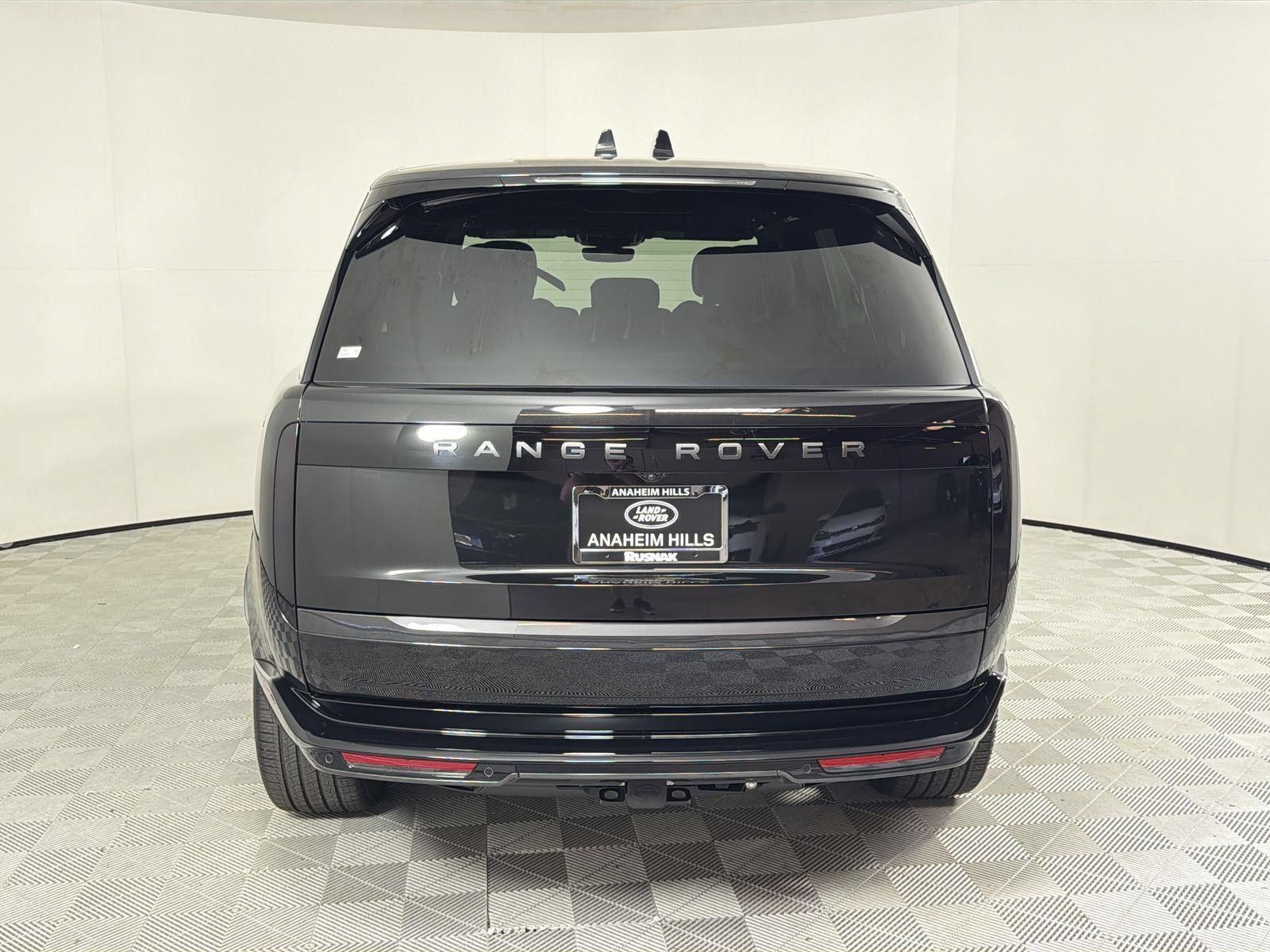 New 2026 Land Rover Range Rover Long Wheelbase SE AWD/4WD image 4