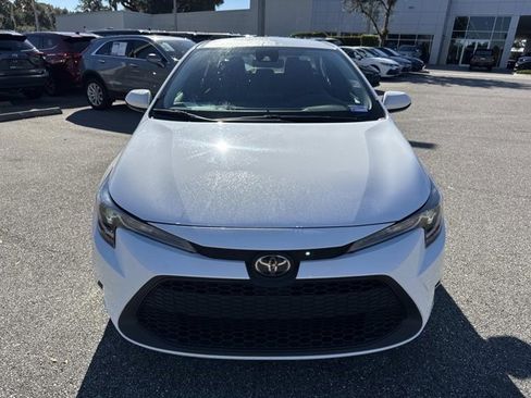 Used 2022 Toyota Corolla LE image 6