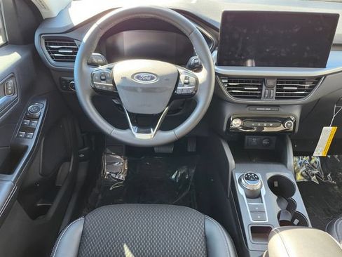 Used 2023 Ford Escape SE FWD image 12