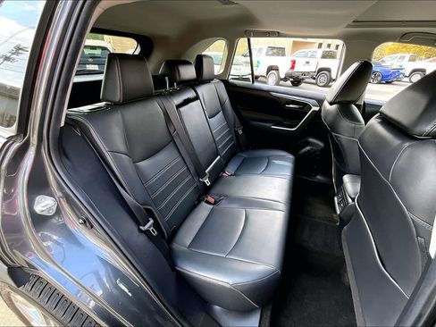 Certified 2020 Toyota RAV4 XLE Premium image 20