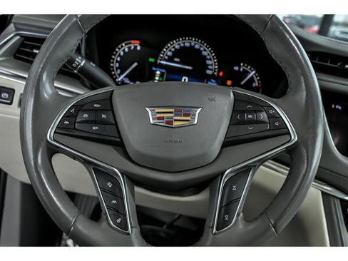 Used 2018 Cadillac XT5 Luxury w/ Driver Awareness Package image 17
