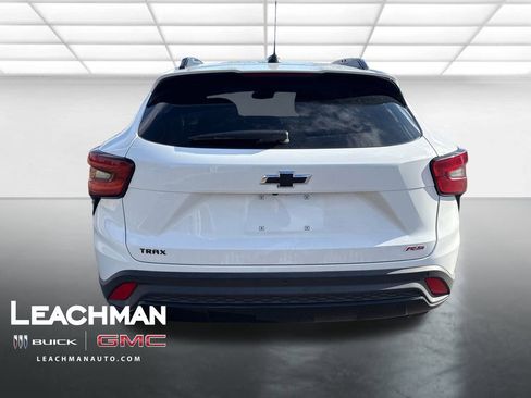 Certified 2025 Chevrolet Trax RS w/ Sunroof Package image 5
