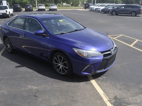Used 2015 Toyota Camry XSE w/ Moonroof Package FWD image 3