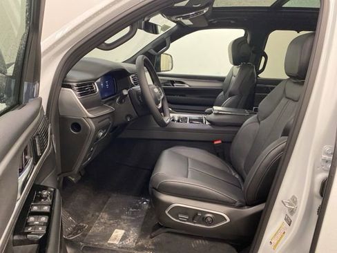 New 2026 Jeep Grand Wagoneer Limited AWD/4WD image 8