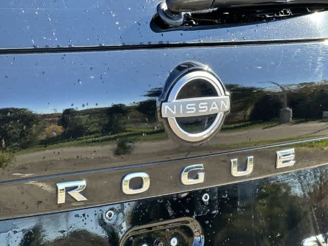 Used 2023 Nissan Rogue SV w/ SV Premium B Package AWD/4WD image 17