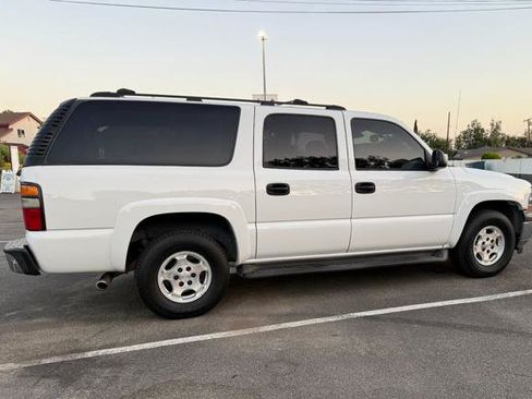 Used 2006 Chevrolet Suburban LS w/ Smart Select Package RWD image 8