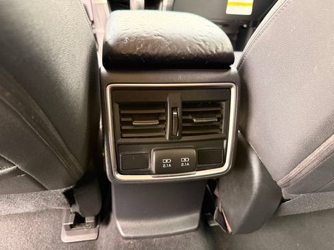 Used 2022 Subaru Forester Premium AWD/4WD image 24