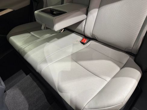 Certified 2023 Toyota Venza Limited AWD/4WD image 21