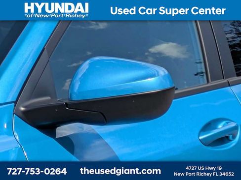 Used 2025 Chevrolet Trax LT FWD image 11