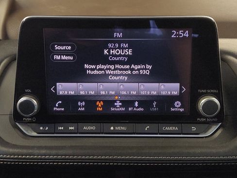 Used 2023 Nissan Rogue S image 25