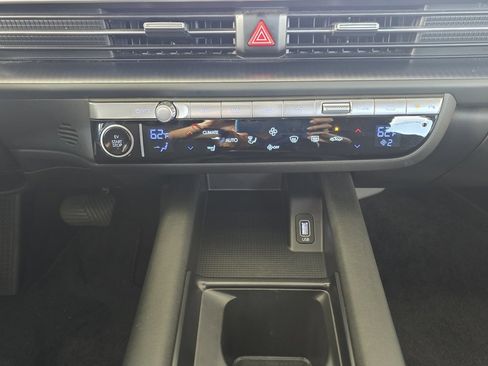 Used 2023 Hyundai Ioniq 6 SE image 36