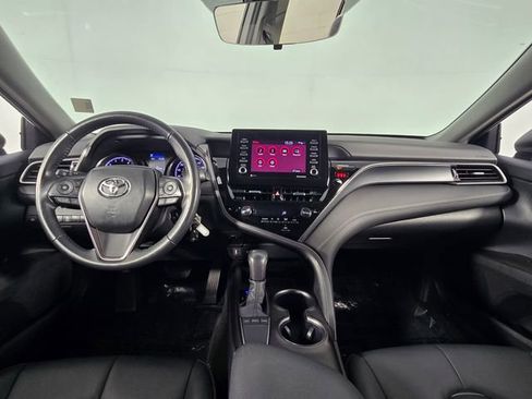 Used 2024 Toyota Camry SE image 25