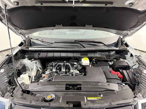 Certified 2024 Nissan Pathfinder SV image 28