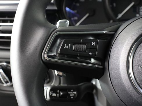 Certified 2026 Porsche Macan image 14