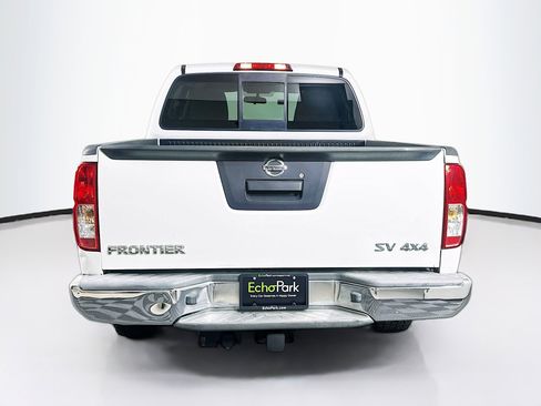 Used 2015 Nissan Frontier SV AWD/4WD image 7