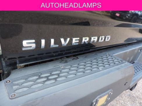 Used 2018 Chevrolet Silverado 1500 LTZ Z71 w/ LTZ Plus Package AWD/4WD image 12