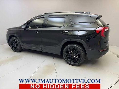 Used 2022 GMC Terrain SLT w/ Tech Package image 3