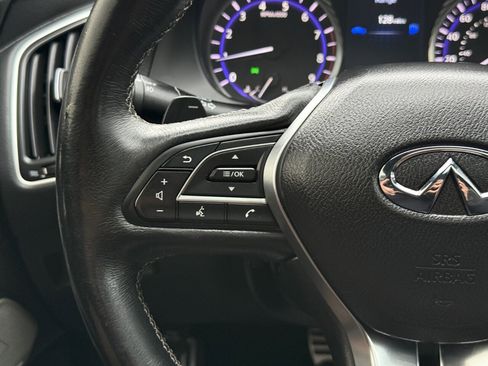 Used 2017 INFINITI Q60 Red Sport 400 image 22