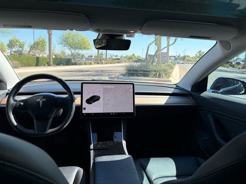 Used 2018 Tesla Model 3 Mid Range image 11
