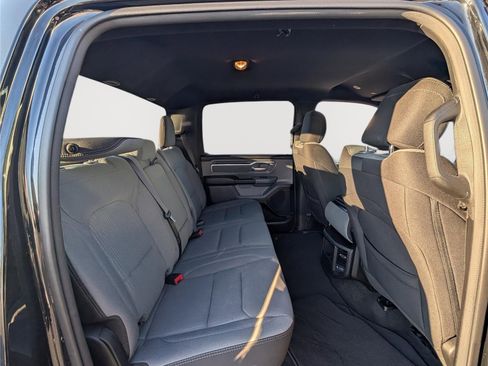 Used 2022 RAM 1500 Big Horn AWD/4WD image 12