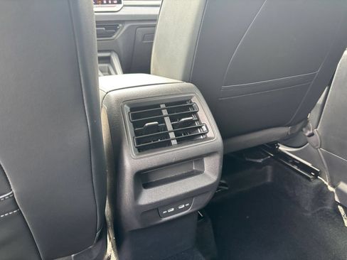 Used 2026 Volkswagen Tiguan SE FWD image 20