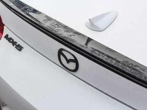 Used 2016 MAZDA MX-5 Miata Club w/ Brembo/BBS Package image 11