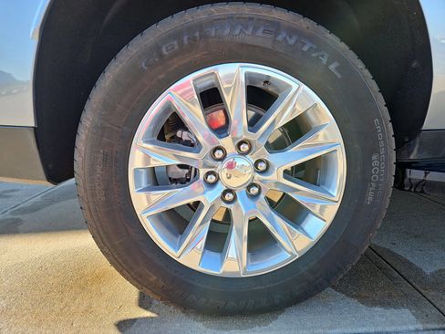 Used 2025 Chevrolet Suburban Premier image 5