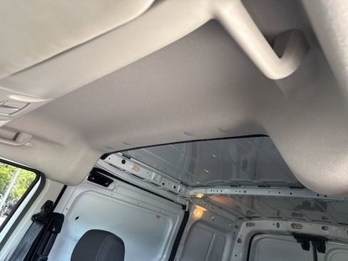 Used 2020 Ford Transit Connect XLT image 7