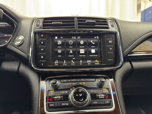 Used 2019 Lincoln Continental AWD w/ Equipment Group 500A image 21