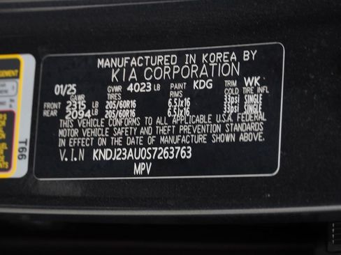 Used 2025 Kia Soul LX w/ LX Technology Package FWD image 43