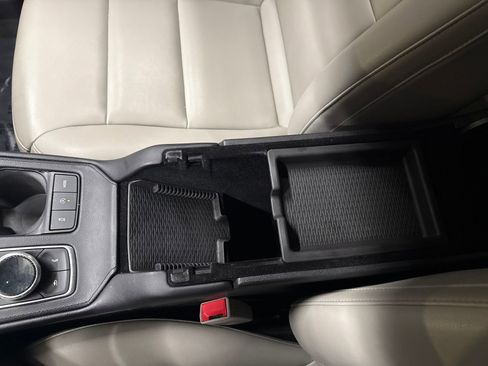 Used 2019 Cadillac XT4 Luxury image 28