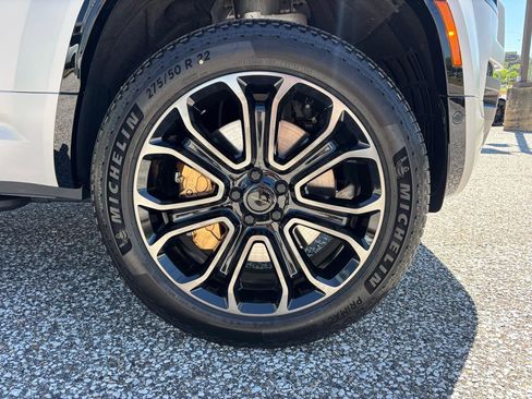 Used 2026 Land Rover Defender 110 image 54