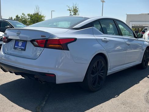 Used 2023 Nissan Altima 2.5 SR FWD image 5