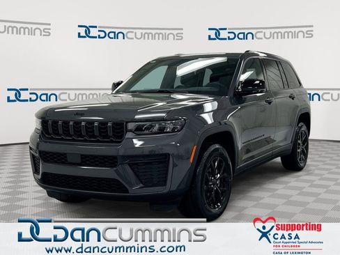 New 2026 Jeep Grand Cherokee Altitude AWD/4WD image 1