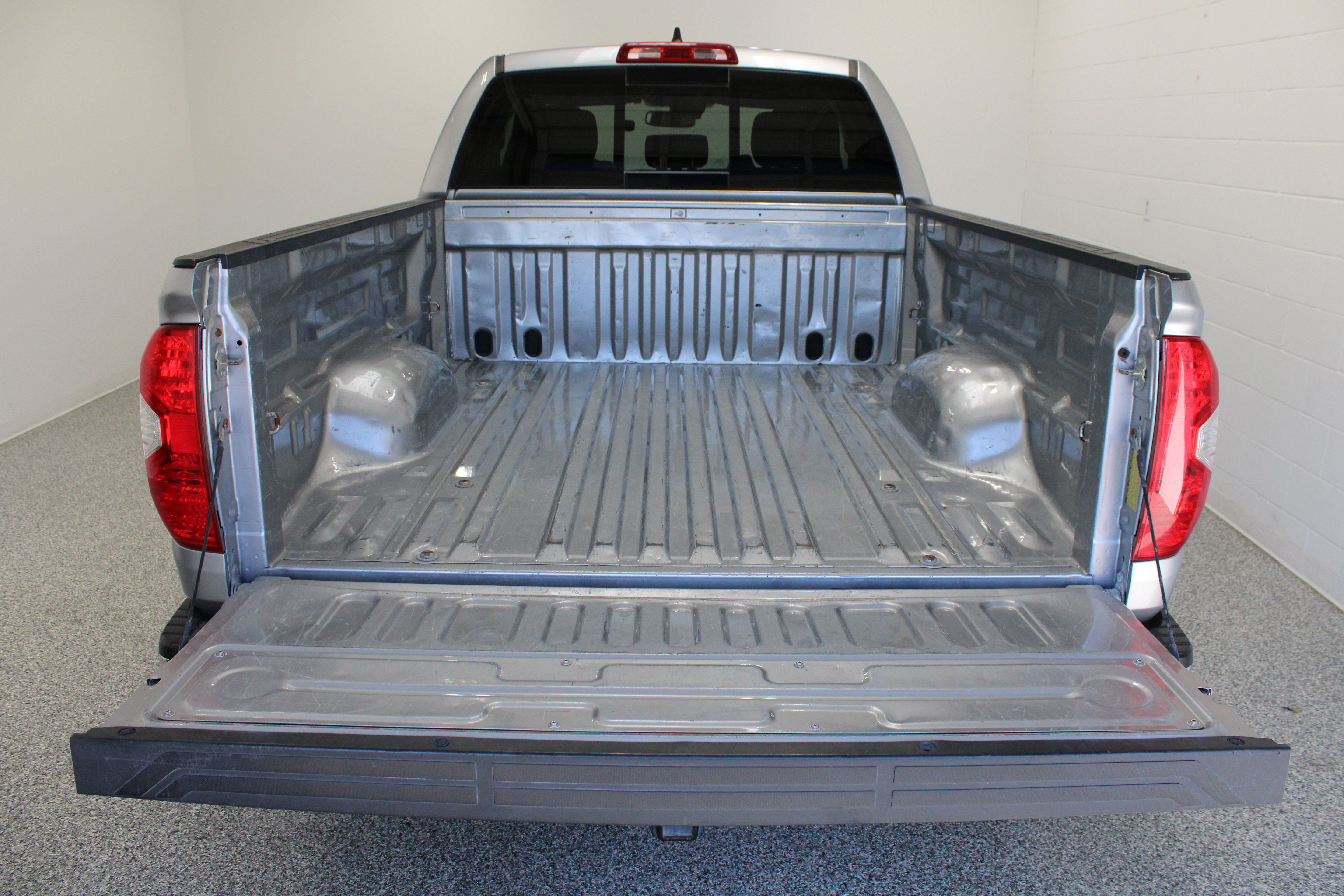 Used 2020 Toyota Tundra SR5 w/ SR5 Upgrade Package RWD image 9