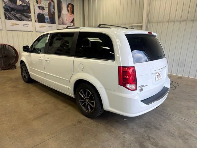 Used 2017 Dodge Grand Caravan SXT FWD image 9