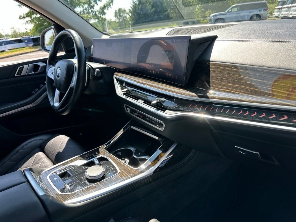 Used 2024 BMW X7 xDrive40i AWD/4WD image 26