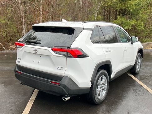 Used 2025 Toyota RAV4 XLE image 5