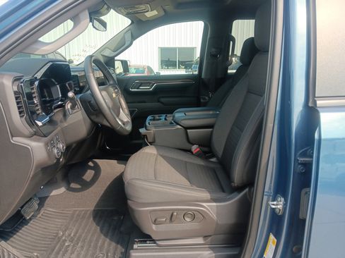 Used 2024 Chevrolet Silverado 1500 LT image 10